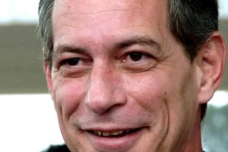 Após publicar artigo criticando postura do PSB nas eleições, Ciro corre risco de perder chances de se candidatar (.)