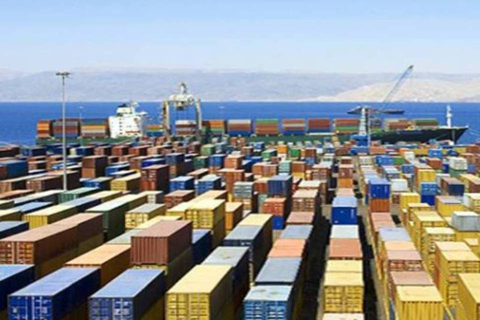 Custo de importação cai para mais de 400 itens