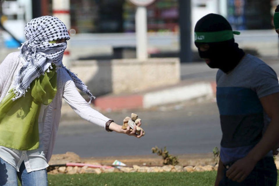 Dupla de palestinos morre e soldado israelense fica ferido