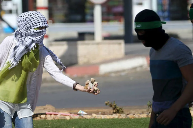 
	Jovem palestinos na Cisjord&acirc;nia: dos autores dos ataques a faca dos &uacute;ltimos dias, muito poucos superam os 25 anos
 (Reuters)