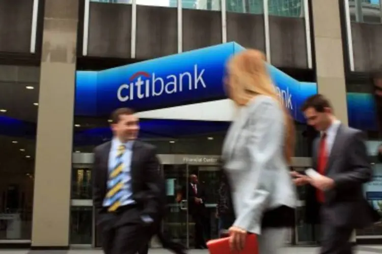 Citibank: comercial recomenda que clientes "vivam ricamente" (.)
