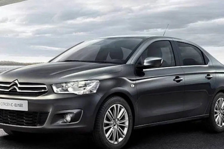 O sedã C-Elysée é a versão da Citroën para o Peugeot 301 (Divulgação)