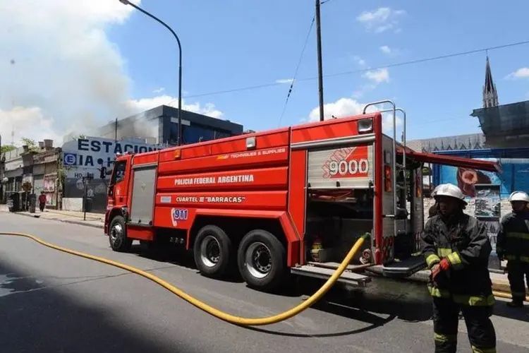 Incêndio: a evacuação do prédio foi feita sem pânico (Reprodução/Facebook Clarín)