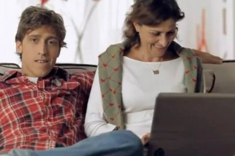 Claro: dicas de tudo que as mães devem e não devem fazer nas redes (Reprodução)