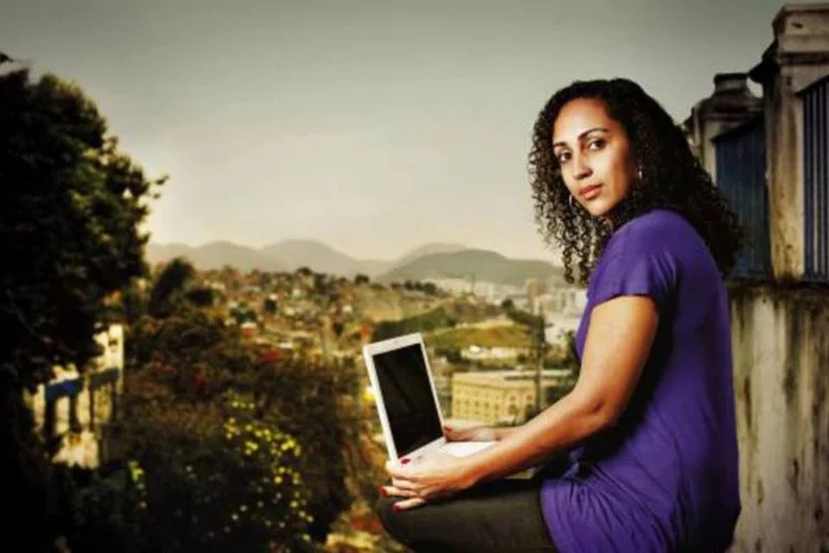 
	Simone Reis, que integra a chamada classe C: a economista S&ocirc;nia Rochav relativiza a import&acirc;ncia das pol&iacute;ticas sociais
 (Eduardo Monteiro/EXAME)