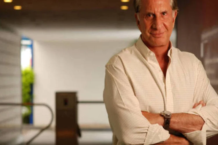 
	A sa&iacute;da de Galeazzi foi oficializada em reuni&atilde;o do Conselho do P&atilde;o de A&ccedil;&uacute;car que acontece nesta tarde. Abilio est&aacute; avaliando nomes para indicar um novo membro ao Conselho, segundo &nbsp;fonte
 (Ana Paula Paiva/Valor Econômico)