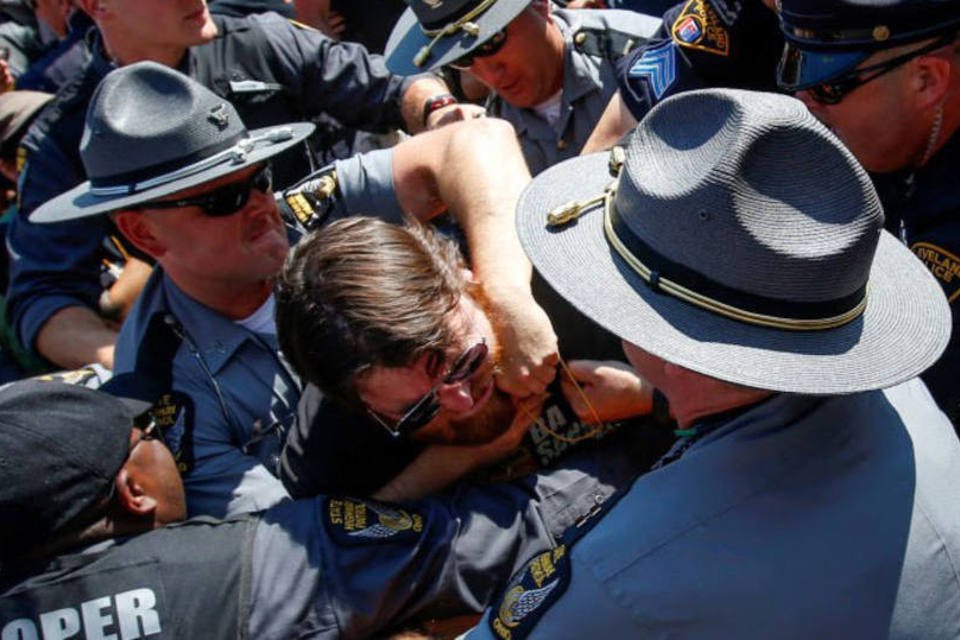 Dezoito manifestantes são detidos após confronto com polícia