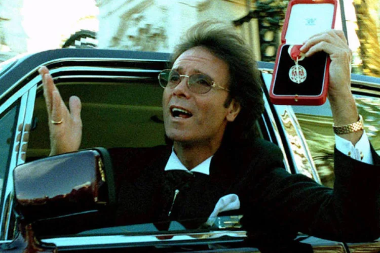 Cliff Richard: personalidade emitiu um comunicado dizendo que a alegação era “completamente falsa” (Dylan Martinez/Reuters)
