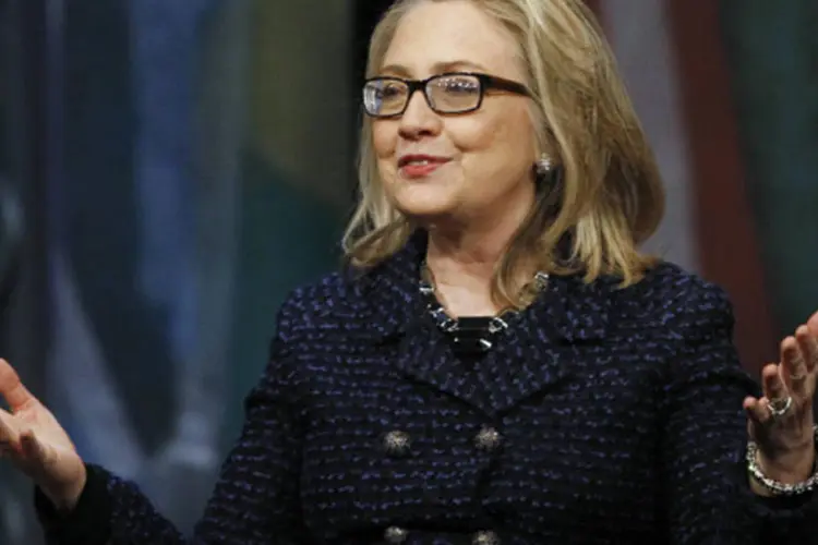 
	Hillary Clinton: o livro, seu quinto, deve ser publicado no pr&oacute;ximo ano, e uma turn&ecirc; para promover suas mem&oacute;rias em 2014 iria servir apenas para gerar mais especula&ccedil;&atilde;o sobre seus planos para 2016.
 (Gary Cameron/Reuters)