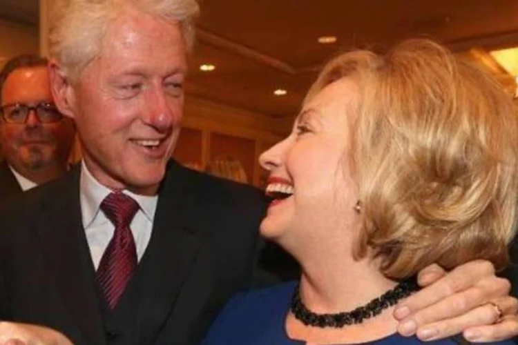 
	Bill e Hillary Clinton: jornal&nbsp;afirma que fortuna dos Clinton aumentou nos &uacute;ltimos anos
 (GETTY IMAGES NORTH AMERICA/AFP/Arquivos)