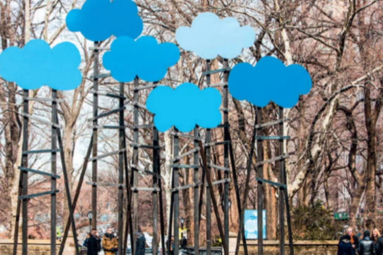 instalação Clouds: obra ocupa a esquina da Quinta avenida com a 60th Street (Divulgação)
