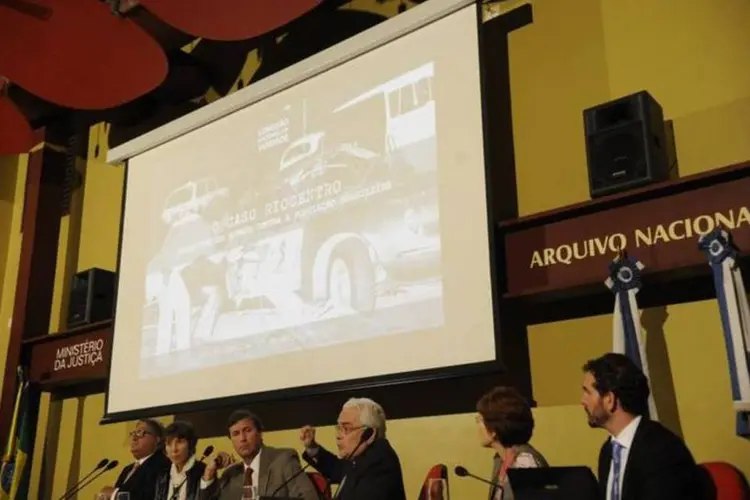 Comissão Nacional da Verdade apresenta relatório sobre atentado no Riocentro: show já tinha sido alvo em 1980, quando artefato foi detonado em loja que vendia ingressos (Tânia Rego/Agência Brasil)