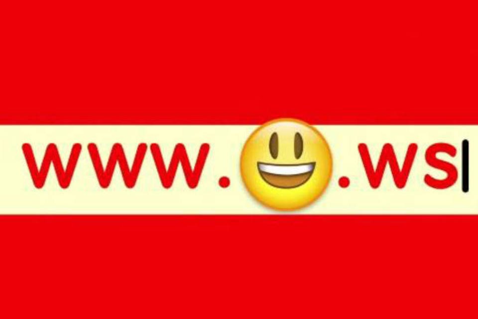 Coca-Cola transforma emojis sorridentes em URL de site