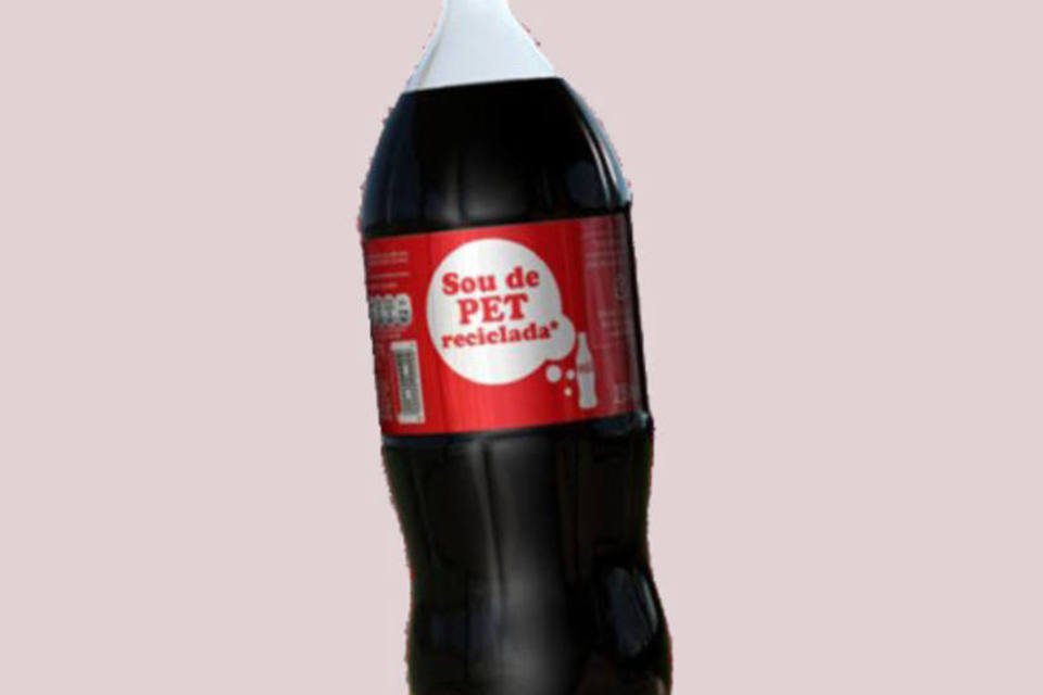 Coca-Cola produzirá garrafas de resina reciclada