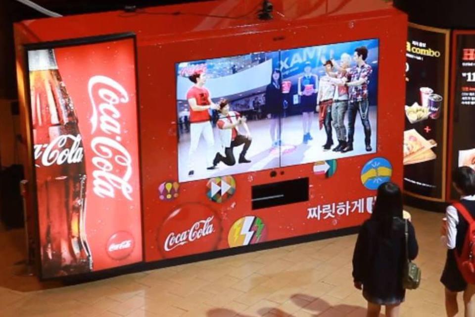 Coca-Cola dá refrigerantes em troca de dança