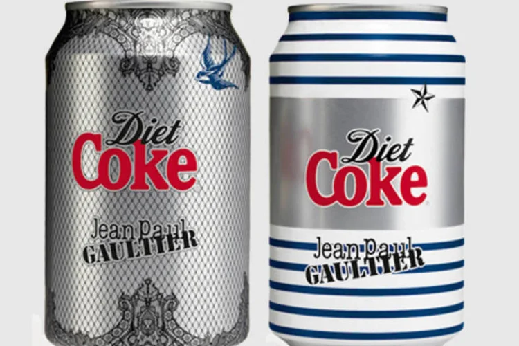 Latas de Diet Coke desenhadas pelo estilista Jean Paul Gaultier (Divulgação)