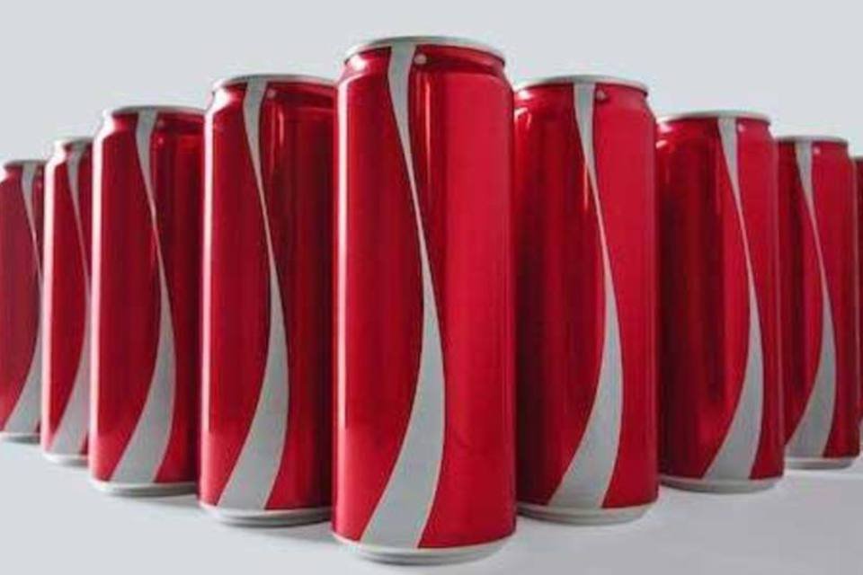 Coca-Cola remove rótulos para combater o preconceito