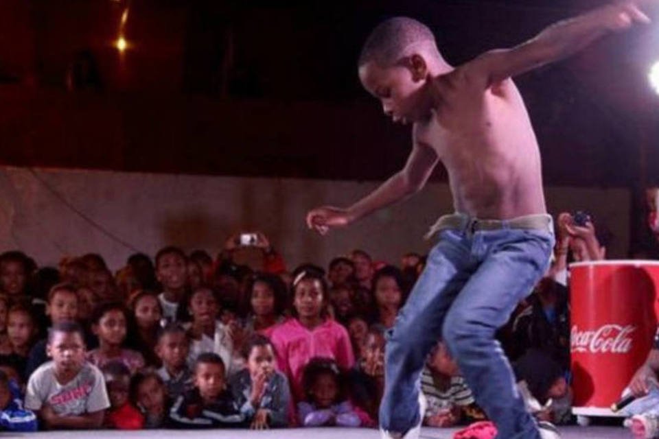 Coca-Cola apoia Batalha do Passinho em comunidades cariocas