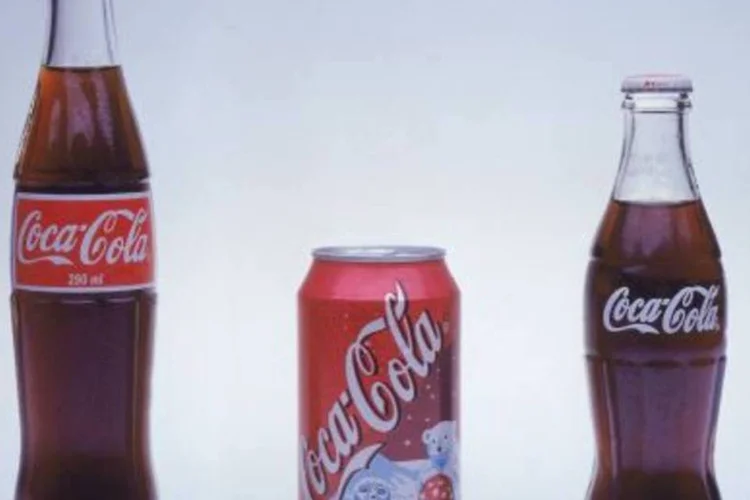 Fábrica da Coca-Cola terá iluminação natural e um sistema de uso eficiente de água, além de recursos para diminuir a liberação de CO2 na atmosfera (.)