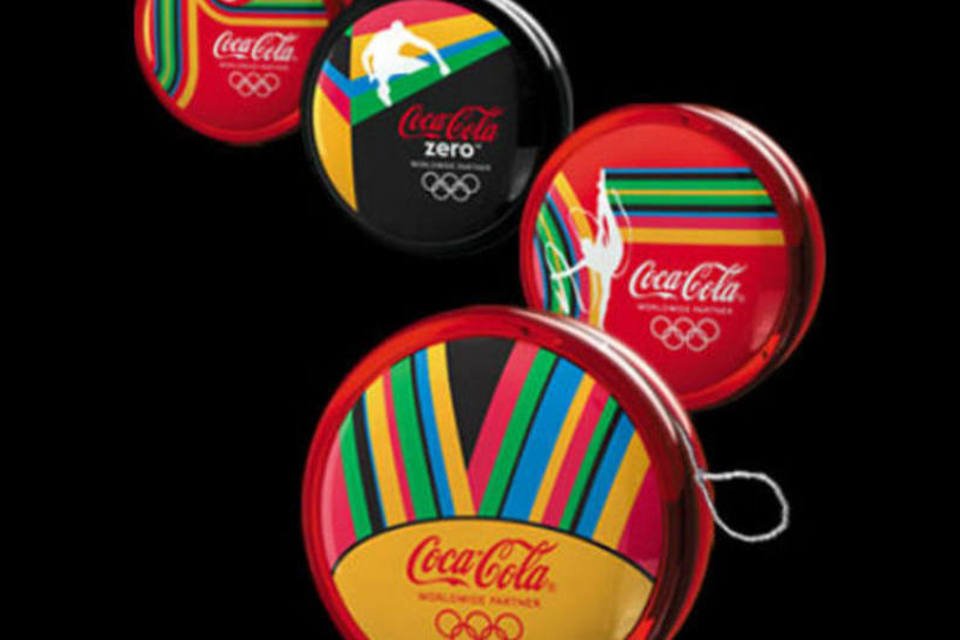 Coca-Cola realiza ação com ioiôs temáticos