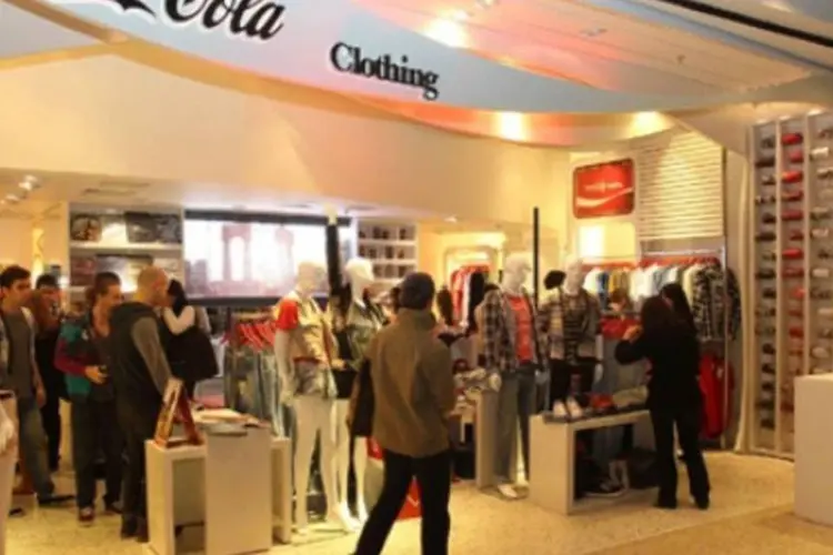 Criada no Brasil em 2008, a Coca-Cola Clothing tem um crescimento de 30% ao ano e atua em 1,252 mil pontos de venda multimarcas no sul, sudeste e nordeste do país (Divulgação)
