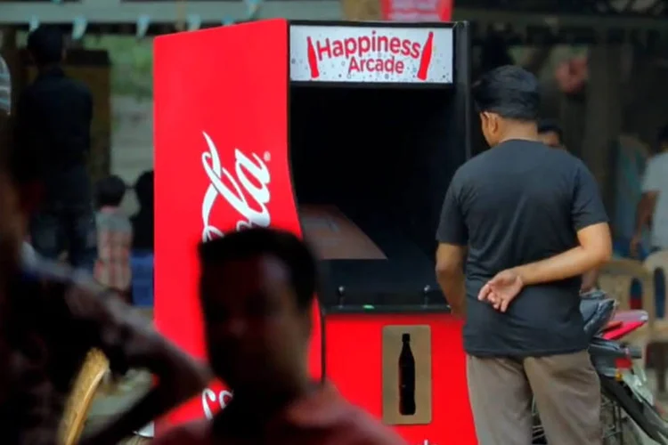 Coca-Cola cria fliperama ecologico (Reprodução/YouTube/Coca-Cola)