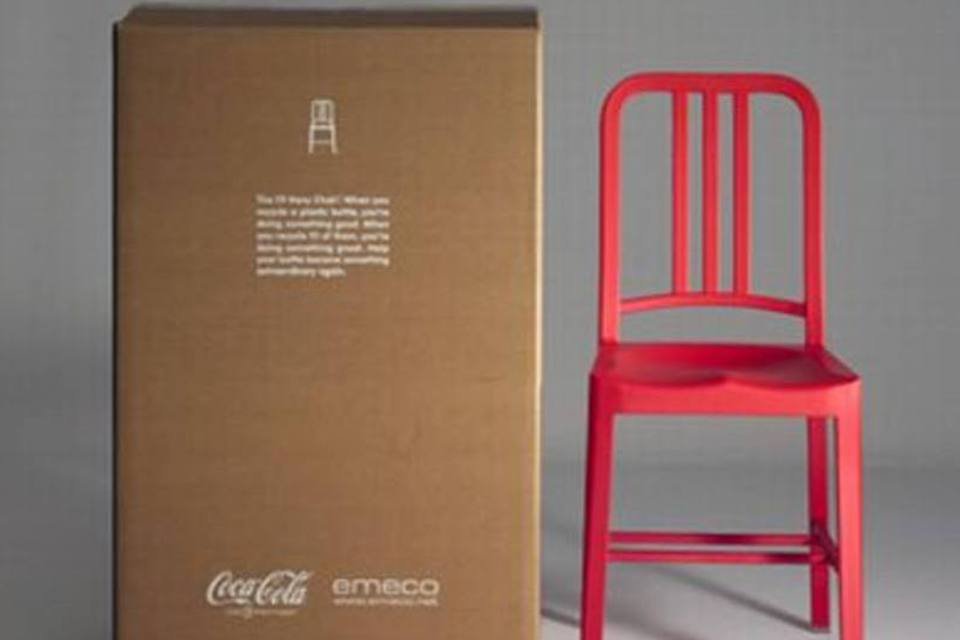 Coca-Cola cria versão sustentável da Navy Chair