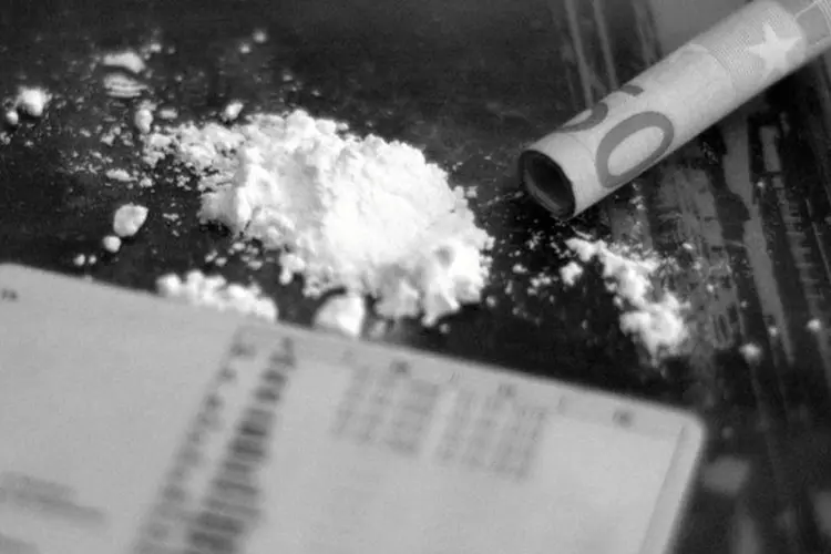 Cocaina com nota de euro: drogas vão entrar para o cálculo do PIB (Perturbao/WikimediaCommons)