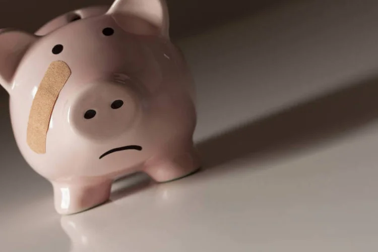 
	Sa&uacute;de financeira: Segundo o &Iacute;ndice de Sa&uacute;de Financeira, or&ccedil;amento dos brasileiros est&aacute; mais apertado
 (Andy Dean/Thinkstock)