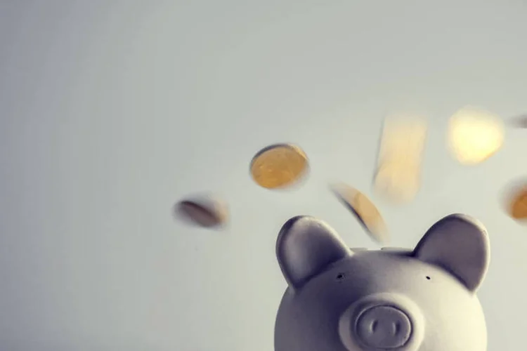
	Heran&ccedil;a: para compensar as perdas, entre outros, o governo tamb&eacute;m prop&ocirc;s a cria&ccedil;&atilde;o de al&iacute;quotas de 15 a 25% no IR de pessoas f&iacute;sicas para heran&ccedil;as e doa&ccedil;&otilde;es
 (Thinkstock/Smitt)