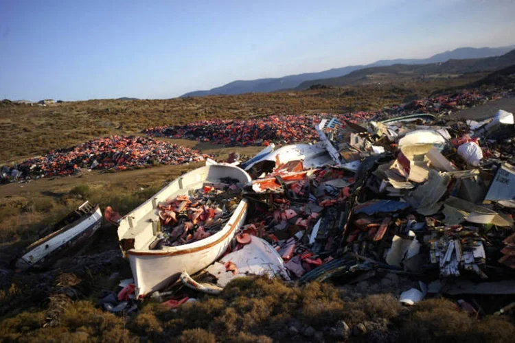 
	Embarca&ccedil;&atilde;o e coletes abandonados em Lesbos, Gr&eacute;cia: mortes de refugiados e imigrantes em 2016 j&aacute; supera o registrado em 2015
 (Milos Bicanski / Stringer)