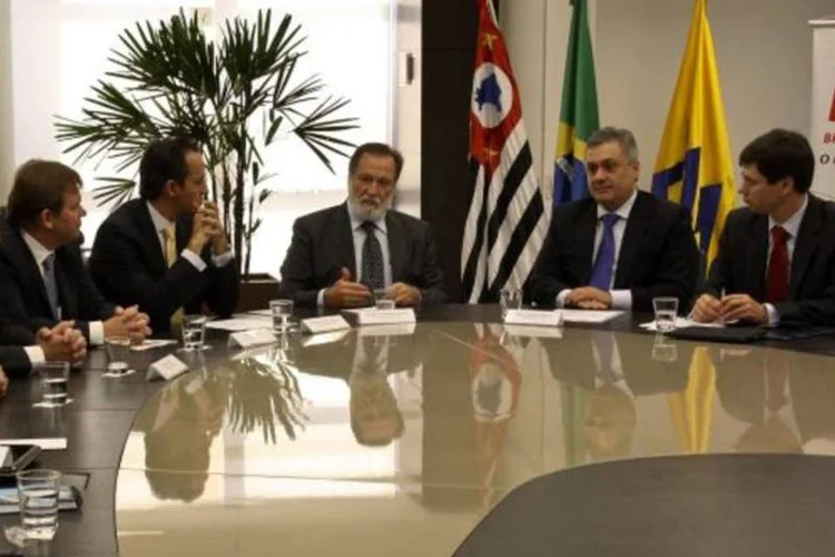 Reunião de apresentação da parceria: o montante  será aplicado no financiamento aos projetos integrados da BR Foods destinados a criação de frangos e suínos (Divulgação)