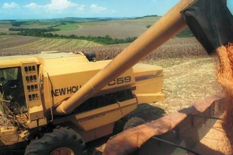 Colheita de milho: seca nos Estados Unidos aumentou preço dos derivados fertilizantes (Divulgação/New Holland)