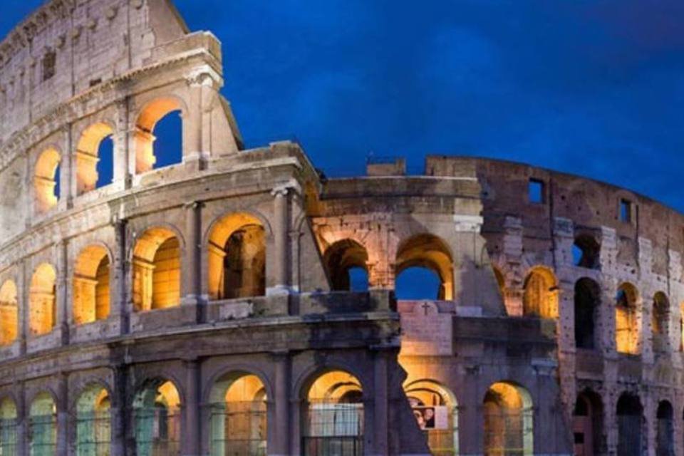 'Gladiadores' protestam no Coliseu de Roma contra proibição da atividade