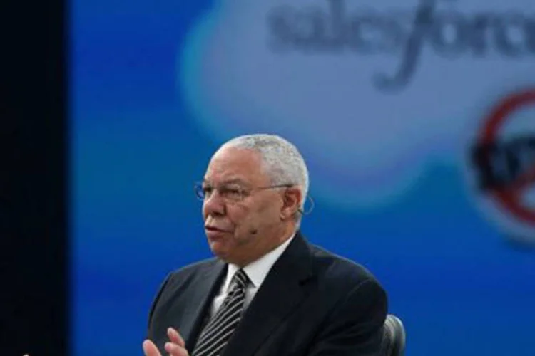 
	Colin Powell:&nbsp;com a ajuda do Facebook, Powell recuperou o controle de sua p&aacute;gina na tarde da segunda-feira e pediu desculpas pelas&nbsp;&quot;mensagens est&uacute;pidas e obscenas&quot;&nbsp;escritas pelo intruso.
 (Justin Sullivan/Getty Images/AFP)