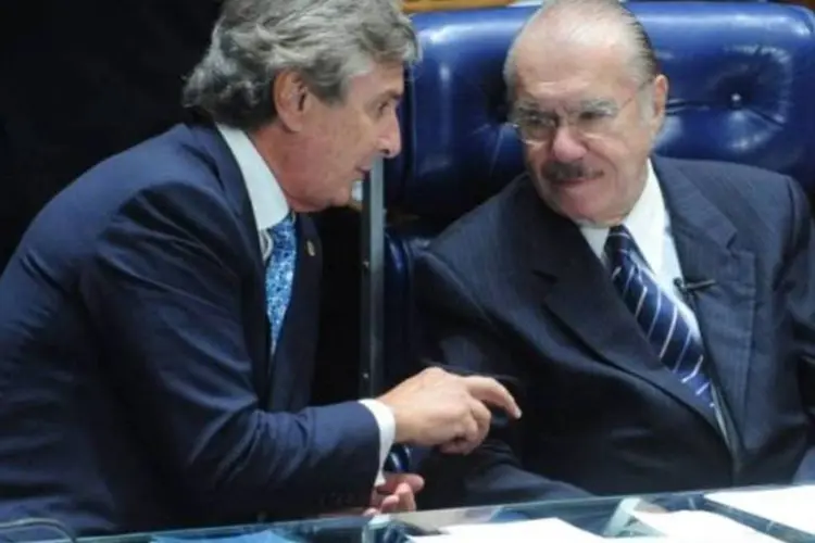Ex-presidentes Sarney e Collor pressionaram a presidente Dilma sobre o sigilo de documentos, mas eles são minoria no Senado (Wilson Dias/ABr)