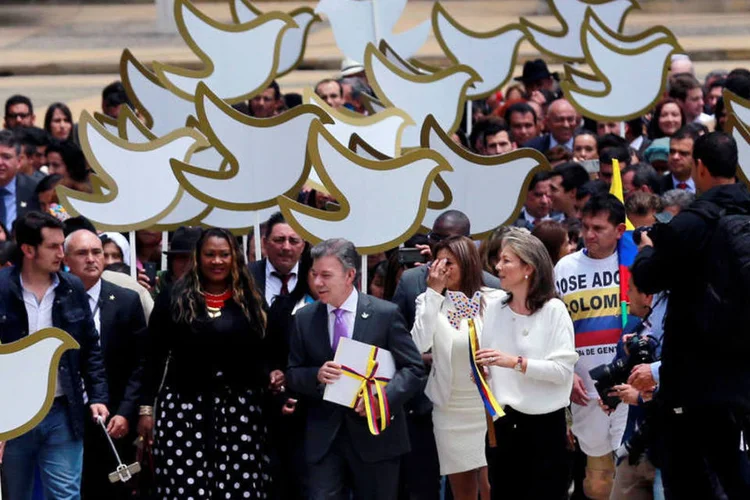 
	Acordo de paz: a proposta foi aprovada por 71 votos contra 21
 (John Vizcaino / Reuters)
