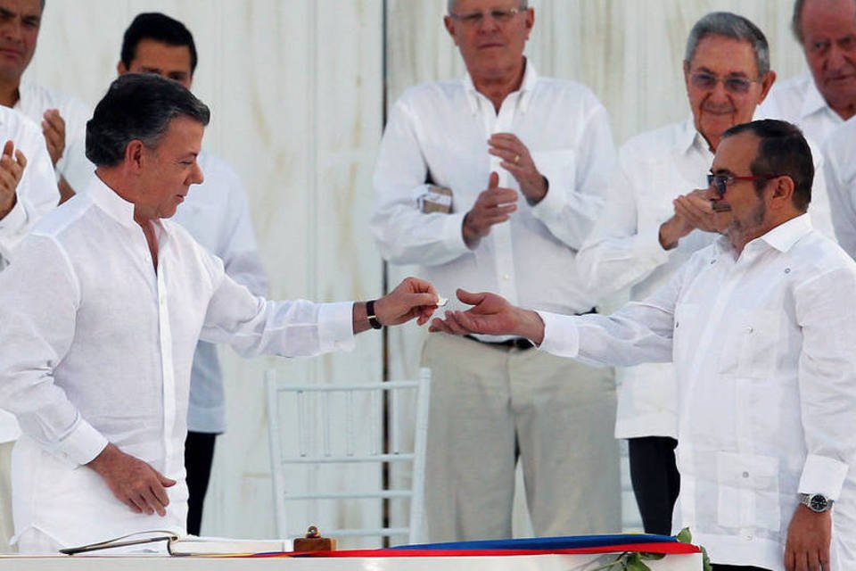 Líder das Farc pede perdão a vítimas de conflito colombiano