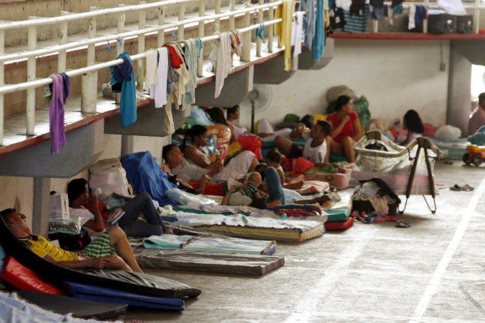 Venezuela abre fronteira com Colômbia para volta às aulas