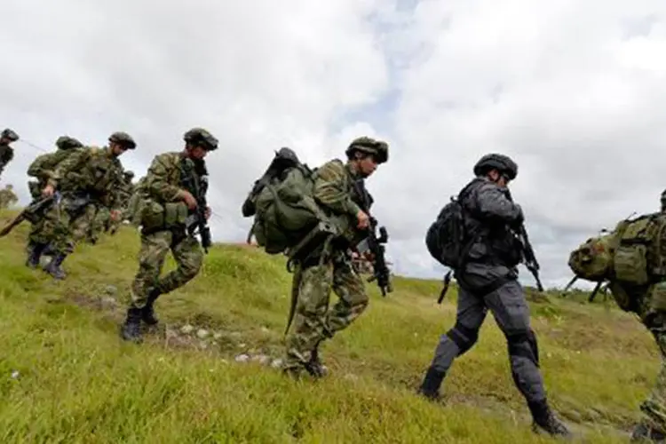 Soldados do exército colombiano mobilizados em Quibdó em 19 de novembro
 (Mauricio Orjuela/AFP)