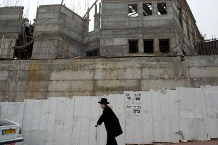 
	Casas em constru&ccedil;&atilde;o em col&ocirc;nia de Ramat Shlomo: os processos de licita&ccedil;&atilde;o foram divulgados em um momento de grande tens&atilde;o entre israelenses e palestinos
 (Ahmad Gharabli/AFP)