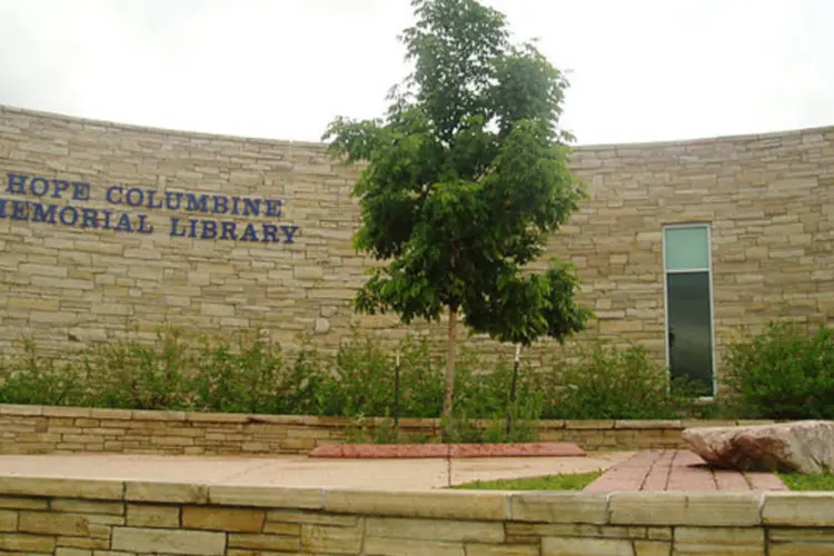 
	Biblioteca Memorial Columbine: imprensa local tamb&eacute;m citou autoridades dizendo que Acord planejava realizaram ataque inspirado no massacre de 1999 na escola Columbine
 (BigMac/WikimediaCommons)