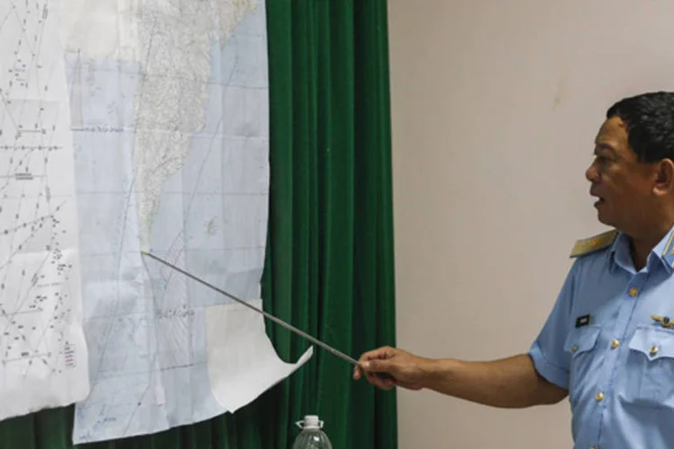 Vice-comandante da Força Aérea vietnamita: Estreito de Malaca, um das mais movimentadas rotas marítimas do mundo, separa a parte continental da Malásia da ilha indonésia de Sumatra (Athit Perawongmetha/Reuters)