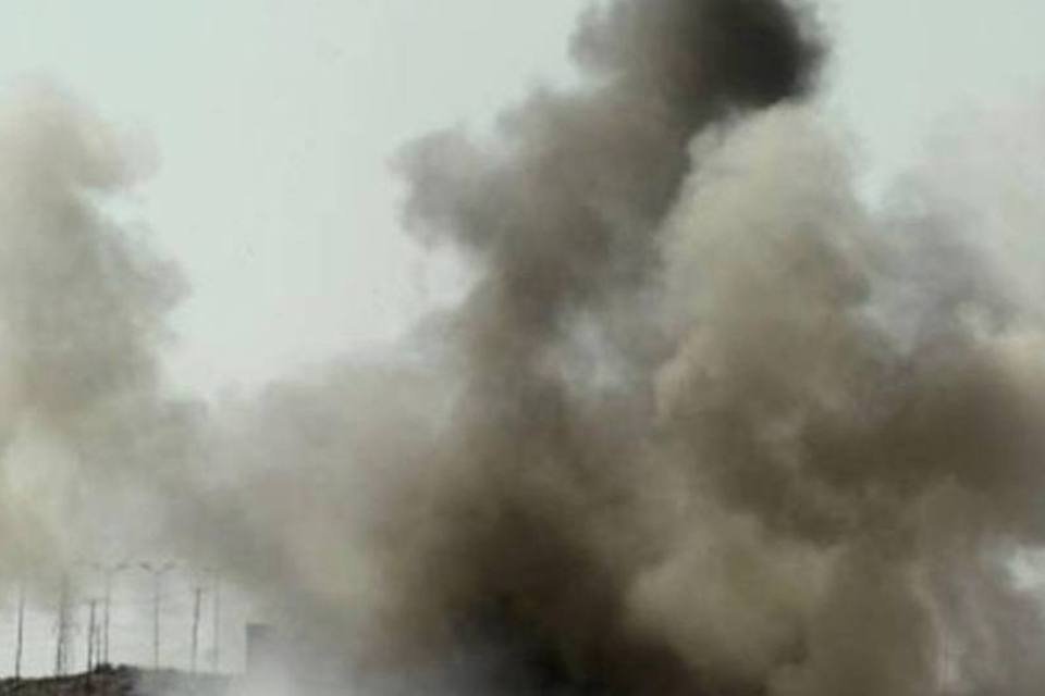 Tropas rebeldes tomam redutos pró-Kadafi, mas sofrem em Sirte