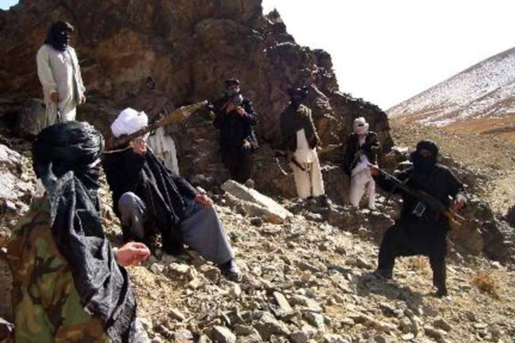 
	Talib&atilde;: cinco integrantes dos talib&atilde;s morreram no local
 (STR/AFP)