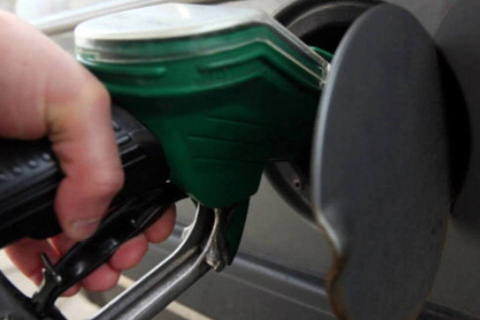 Governo confirma defasagem nos preços da gasolina