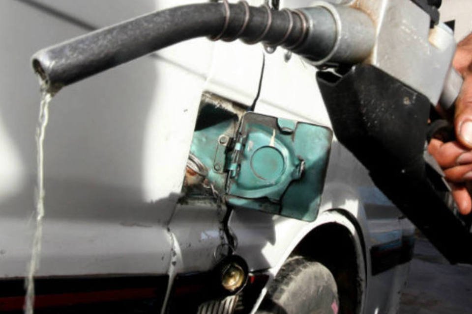 Confaz altera preço de combustíveis em 8 estados e DF