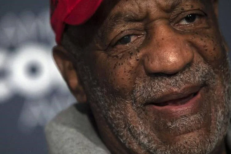 Comediante Bill Cosby participa de premiação em Nova York em 26 de abril de 2014 (Eric Thayer/Reuters)