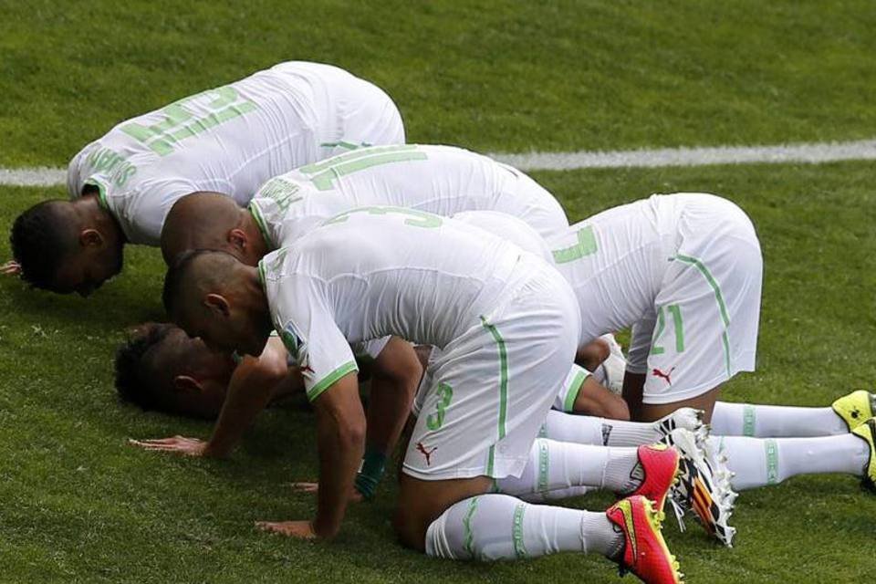Jejuar ou não? Jogadores muçulmanos vivem dilema na Copa