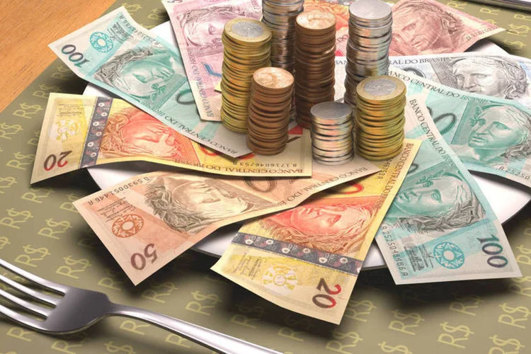 Não deixei as tarifas dos bancos comerem seu dinheiro (Thinkctock/ktsimage)